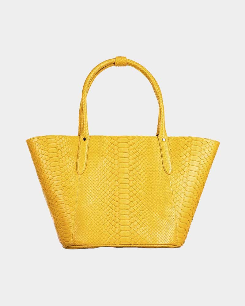 Sidney trophy shoulder bag in black - Image 3